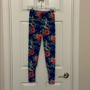 Floral leggings SUPER soft!